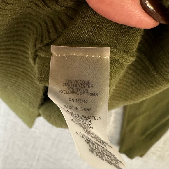 Liv Milano sweater rhinestone bow collar with keyhole olive green size Large - Picture 9 of 9